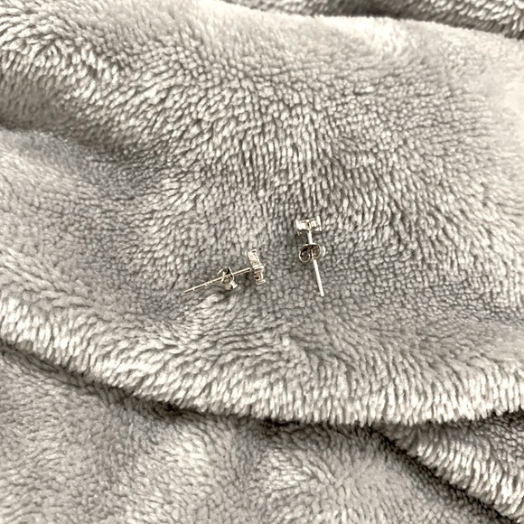 Sterling silver stud earrings - Picture 2 of 4